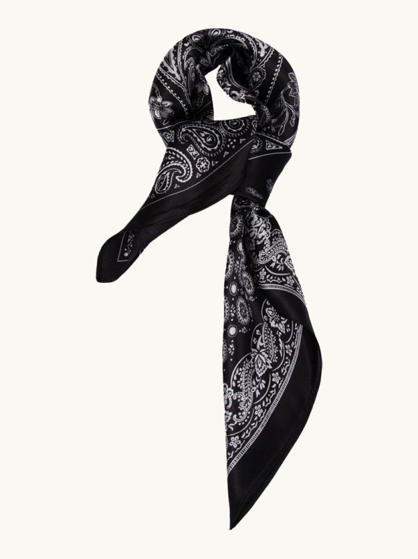 Średnia apaszka jedwabna czarna w białe paisleye 70 cm x 70 cm