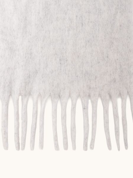 Ciepły szal ecru z frędzlami 50x180 cm