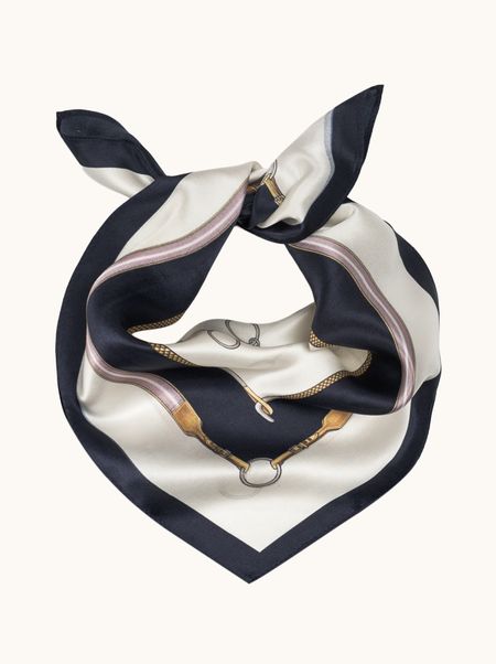 Apaszka jedwabna granatowa z motywem jeździeckim 53x53 cm