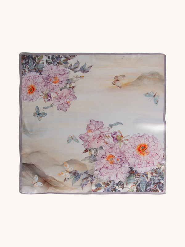 Apaszka jedwabna kremowa w kwiaty 53x53 cm