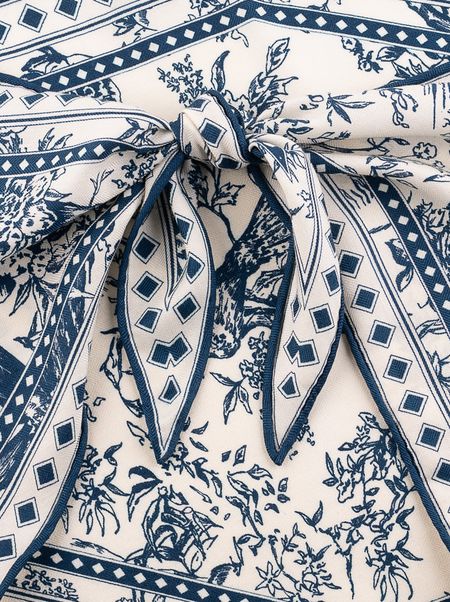 Chusta wełna z jedwabiem w kształcie rombu z roślinnym wzorem