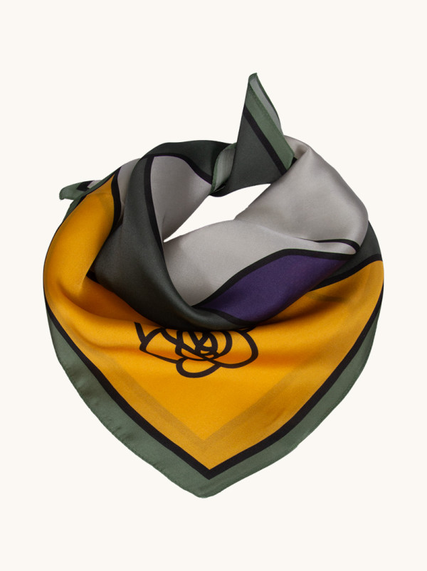 Silk gavroche with green border and geometric pattern 53 cm x 53 cm