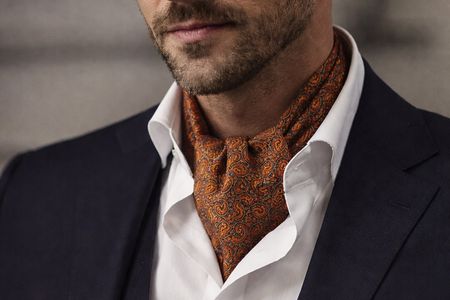 Jedwabny fular czerwony w geometryczny wzór 17 x 130 cm