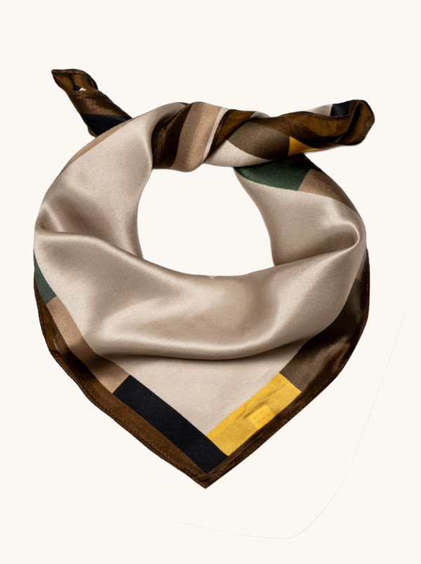 Apaszka jedwabna beżowa z geometryczną ramą 53x53 cm