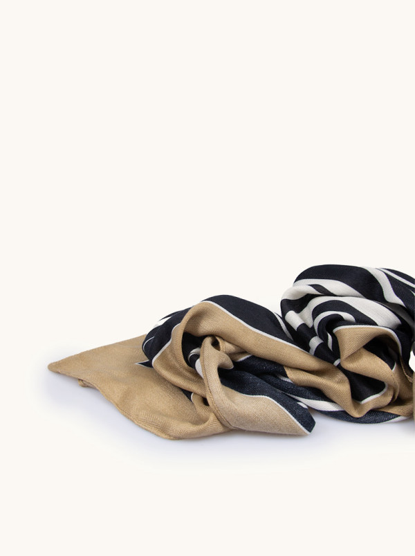 Light black and white scarf with beige border in a geometric pattern 65cm x 180cm