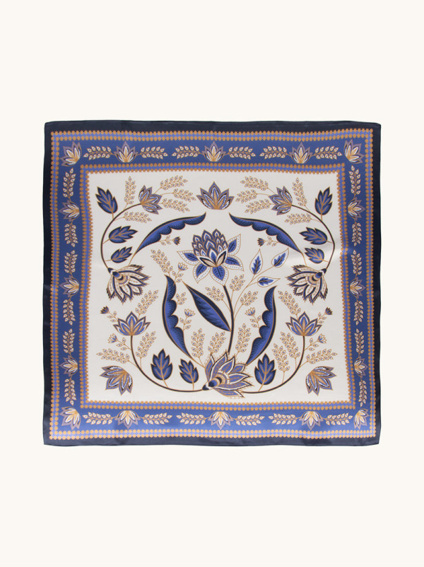 Duża apaszka jedwabna w kwiaty granatowo-karmelowa 88x88 cm