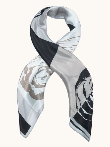 Duża apaszka jedwabna czarno-biała z motywem róż 90x90 cm