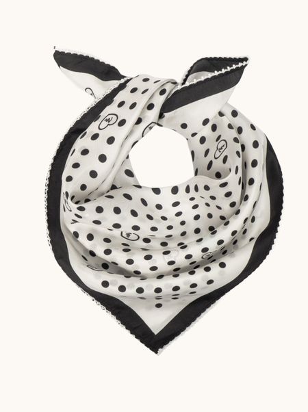 Apaszka jedwabna w groszki z koronkową obwódką 53x53 cm