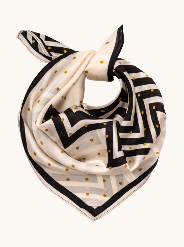 Apaszka jedwabna ecru w czarne zygzaki 53x53 cm