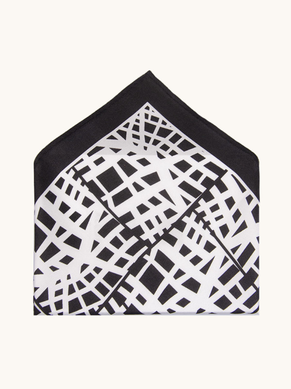 Jedwabna  poszetka w biało-czarne geometryczne wzory