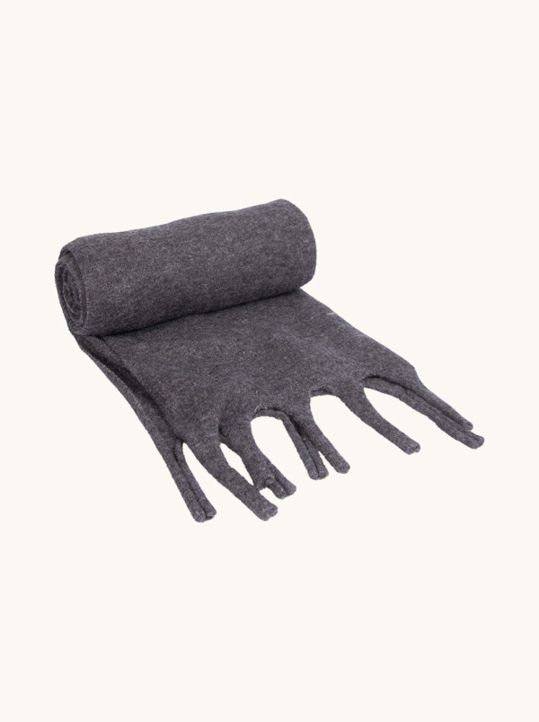 Szal grafitowy z frędzlami 55 cm x 180 cm