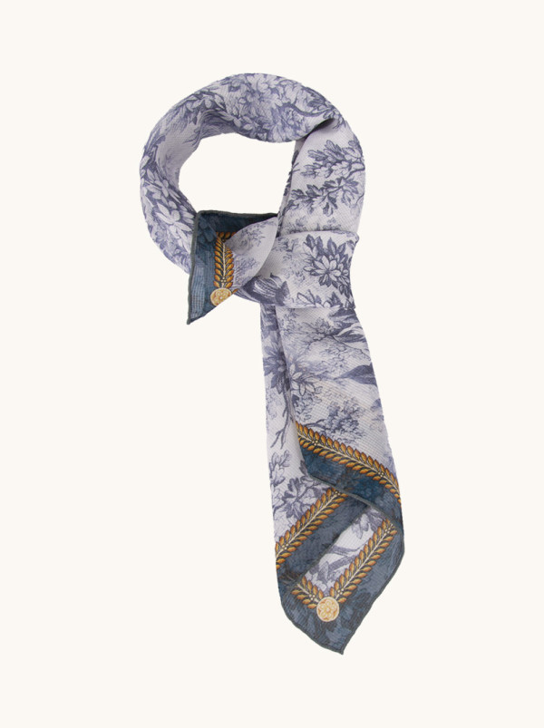 Silk crepe scarf with floral motif 65cm x 65cm