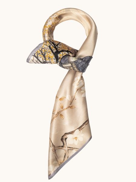 Apaszka jedwabna beżowa z pejzażem orientalnym 70x70 cm