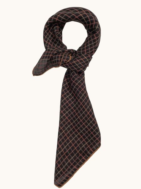 Apaszka z wełną czarna w kratę bandama 66x70 cm