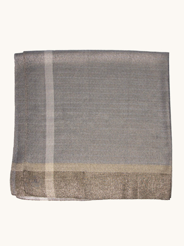 Scarf with silk