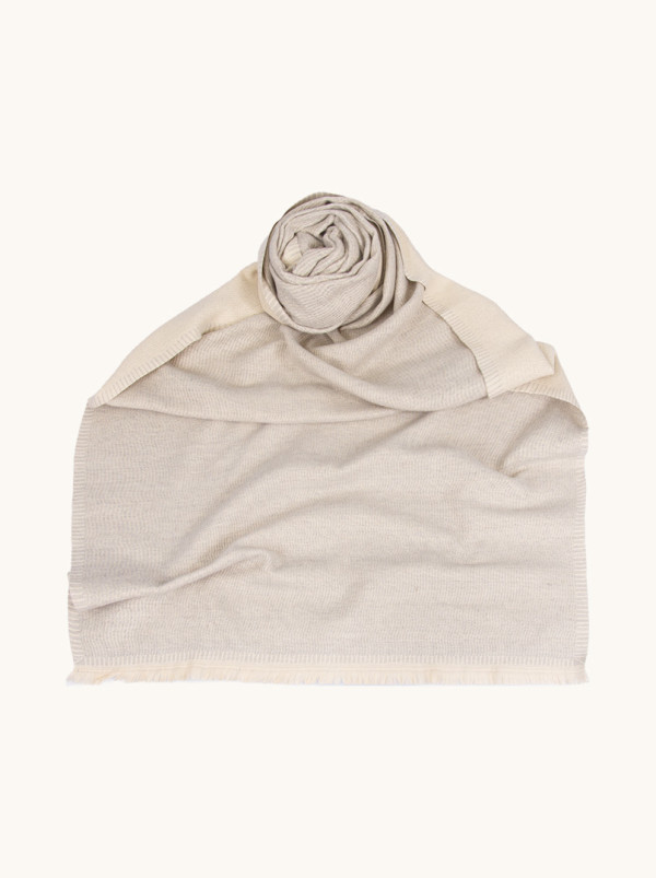 Warm beige shawl with delicate pattern 65 cm x 190 cm