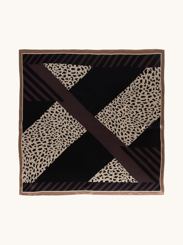 Silk scarf 70x70cm with animal motif beige border