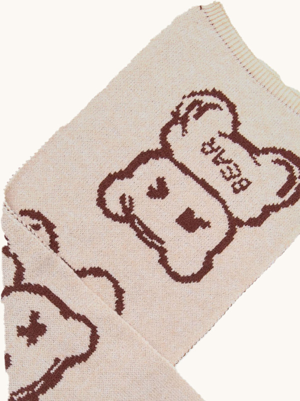 Ciepły beżowy szal z motywem misia 30 cm x 190 cm