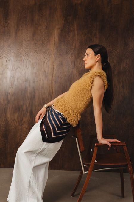 Apaszka jedwabna granatowo-brązowa w geometryczny wzór 90x90 cm