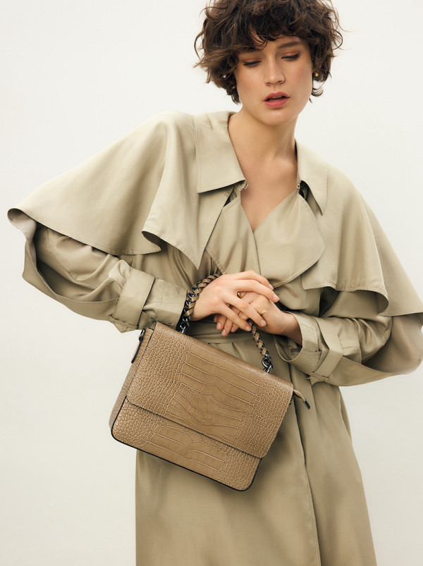 Beżowy kuferek ALLORA  be unique ze skóry naturalnej 20 cm x 27 cm PREMIUM