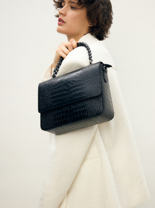 Czarny kuferek ALLORA be unique ze skóry naturalnej 20 cm x 27 cm PREMIUM