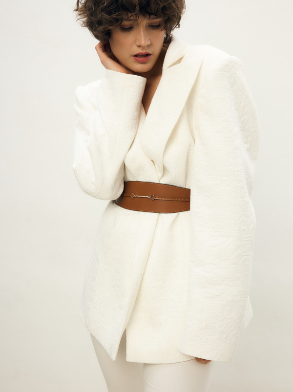 Pasek beżowy z ozdobnym złotym łańcuszkiem LuAna