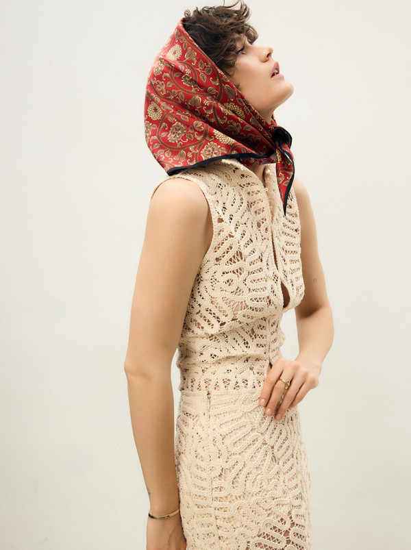 Apaszka jedwabna Czerwień Wschodu 68x68cm PREMIUM