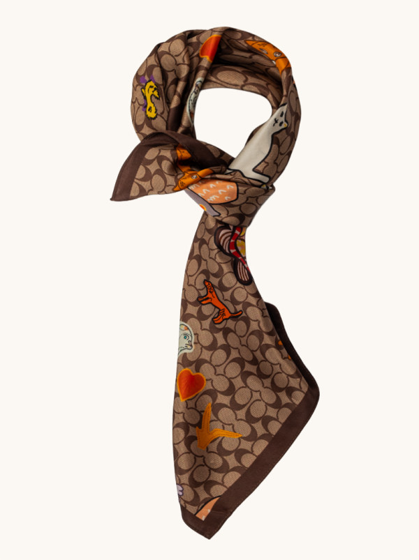 Apaszka jedwabna brązowa z postaciami zwierząt 65x65 cm 