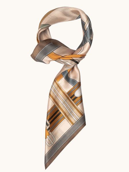 Apaszka jedwabna beżowa z motywem jeździeckim 70x70 cm