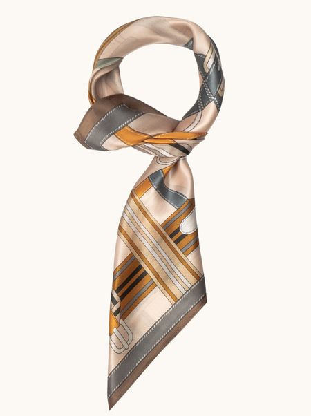 Apaszka jedwabna beżowa z motywem jeździeckim 70x70 cm