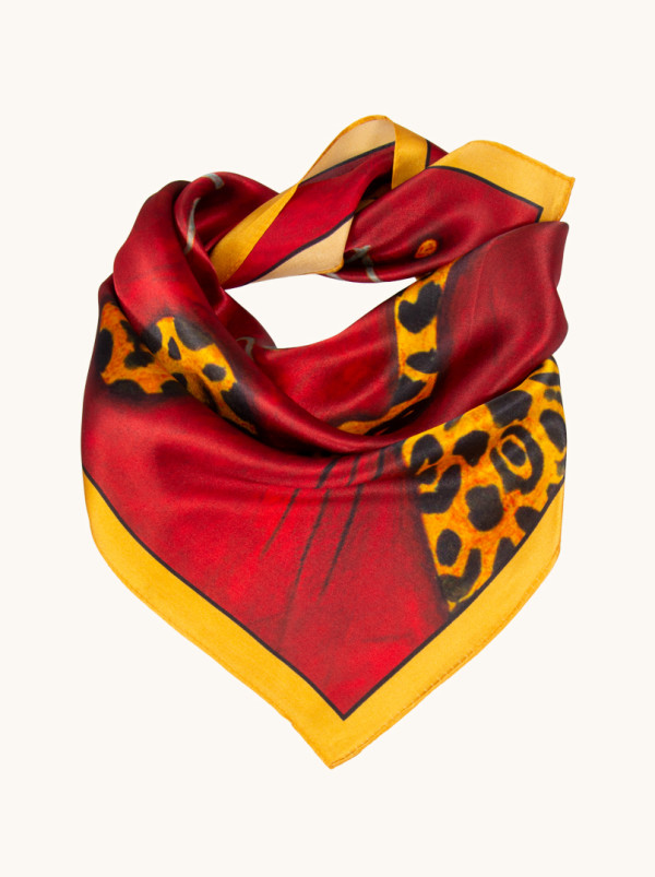 Apaszka jedwabna czerwona z motywem lamparta 53x53 cm