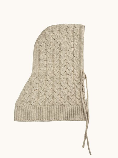 Wełniany kaptur z plecionym wzorem i wiązaniem beżowy PREMIUM