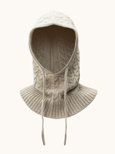 Wełniany kaptur z plecionym wzorem i wiązaniem beżowy PREMIUM