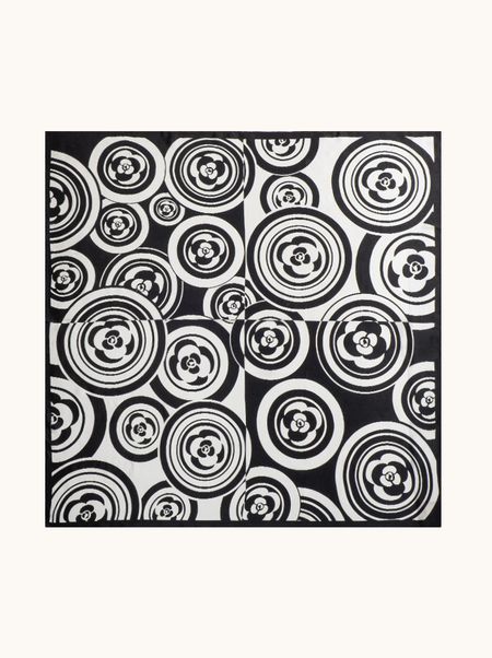 Duża chusta jedwabna w klasyczny geometryczny wzór  110x110 cm