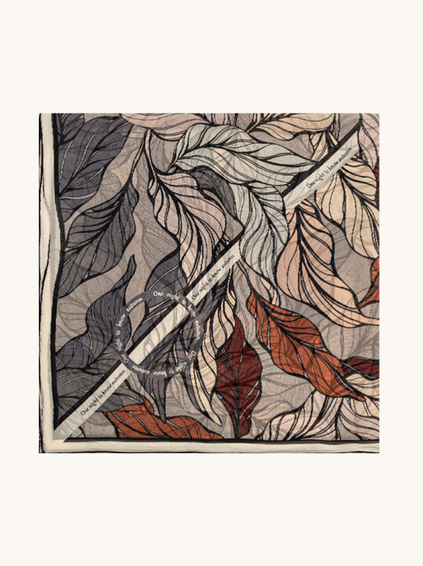 Duża chusta jedwab morwowy z motywem liści 105 cm x105 cm