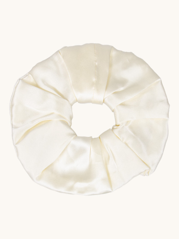 Gumka jedwabna typu scrunchie jasny ecru