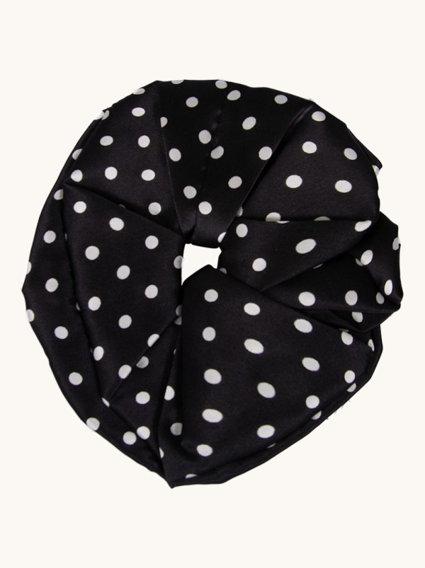 Gumka jedwabna typu scrunchie czarna w kropki