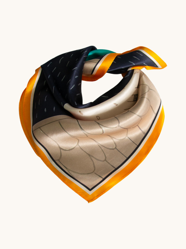 Apaszka jedwabna beżowa z motywem kota 53x53 cm