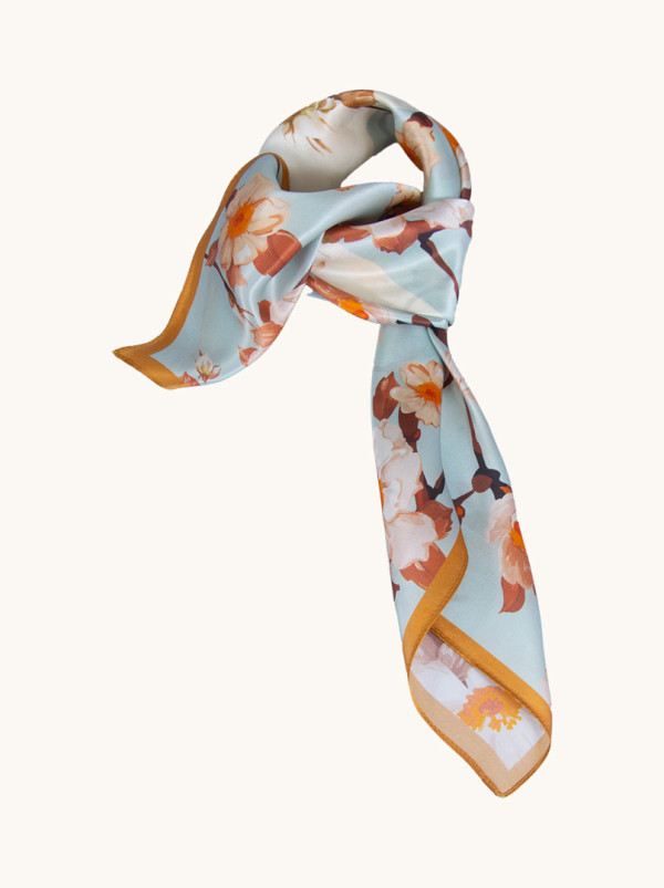 Apaszka jedwabna Kwiaty z Przejrzystego Nieba 68x68 cm