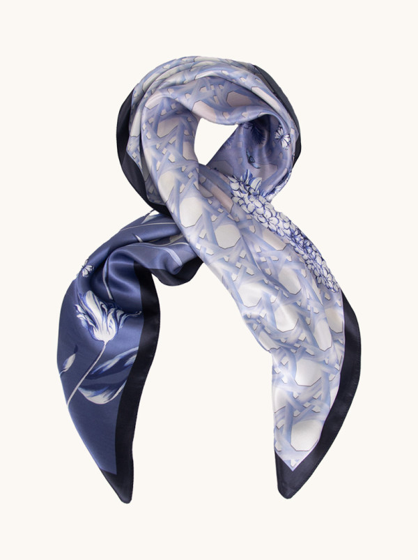 Duża apaszka jedwabna Niebieski ogród 90cm x 90cm