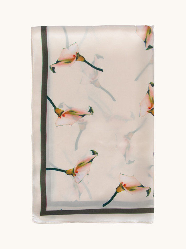 Szal jedwabny z motywem różowych kalii 50 cm x 160 cm