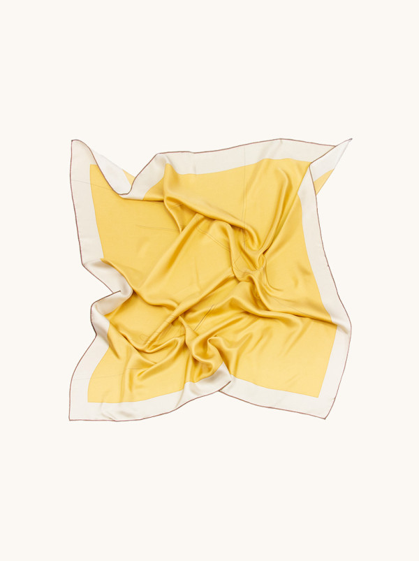 Duża apaszka jedwabna  z motywem dłoni 90x90 cm