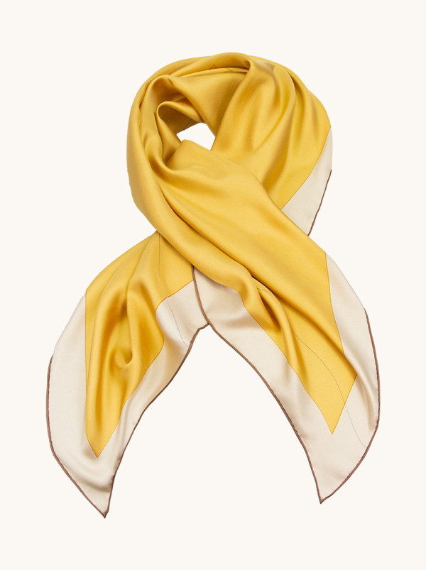 Duża apaszka jedwabna  z motywem dłoni 90x90 cm