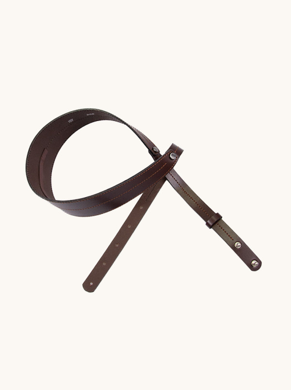 Profilowany pasek skórzany brązowy z przywieszką w kształcie serca LuAna