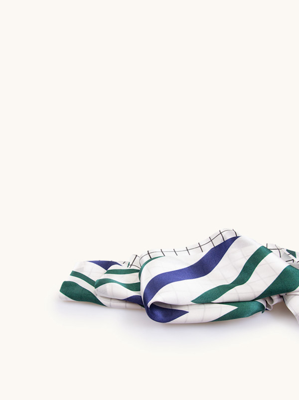 Dwustronny wąski szal z jedwabiu w kratę i paski 15 cm x 150 cm