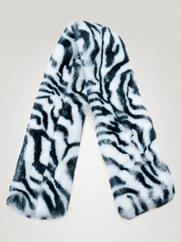 Elegancki futerkowy szal kołnierzyk w panterkę