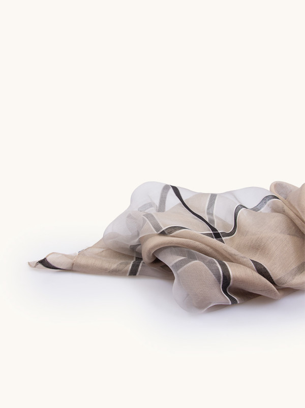 Scarf with silk