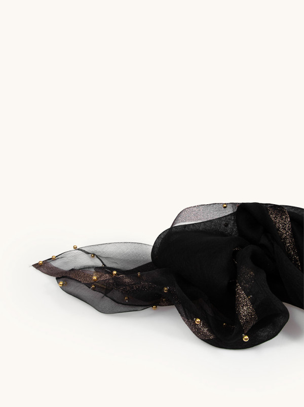 Szal wieczorowy czarny ze złotą obwódką i ozdobnymi koralikami 70 cm x 190 cm