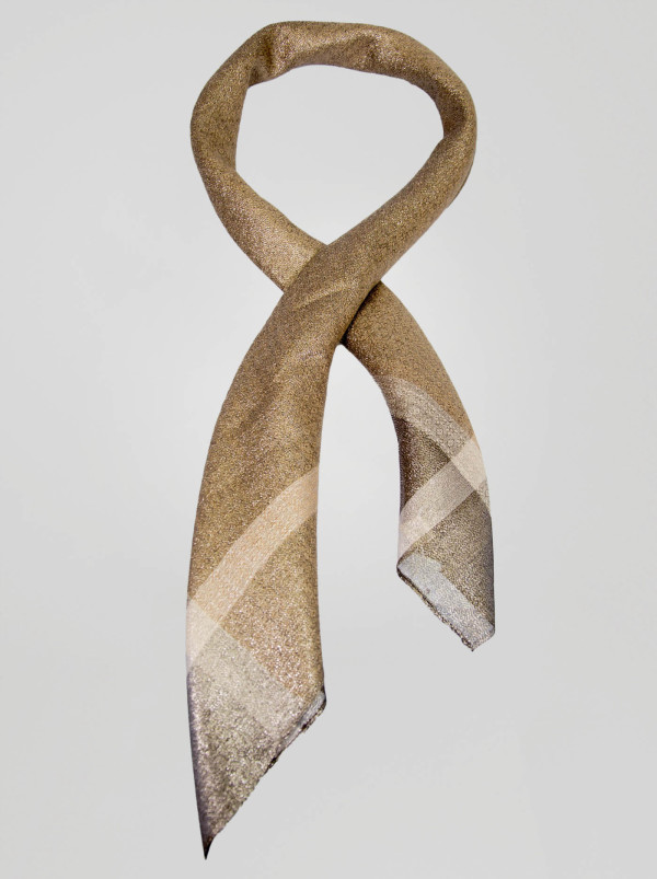 Scarf with silk