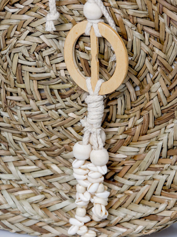 Ręcznie robiony okrągły kosz pleciony